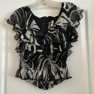 Size 4TADASH ruffle crop top black-and-white vintage